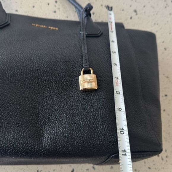 Michael Kors Mercer Large Satchel Black Leather Handbag Top Zip Closure Bag GUC - Picture 7 of 14